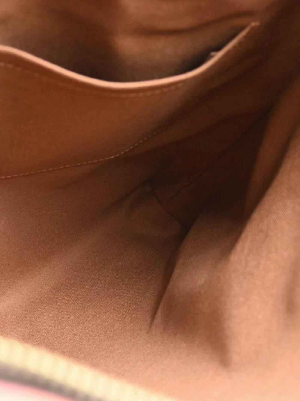 Louis Vuitton Monogram - Picture 8 of 15
